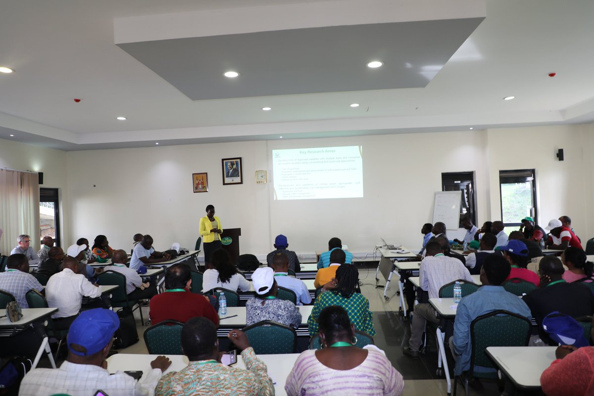 AvisaProject's tweet photo. #AvisaProject #AnnualMeeting2019
Day 3 on grant goals and @AvisaProject review with presentations on theory of change by @AvisaProject MLE champions. Then, participants left for site and field visits in @narouganda and #NaCCRI headquaters in #Kampala. https://t.co/KKITgOaCcZ