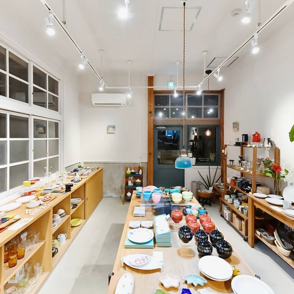 corens_kochi's tweet image. 【・コレンステナント募集・】
コレンス1階 15号室 テナントさん募集しています。
スペースはL字型で、広さは33.11平米です。
棚、テーブルなど什器のご利用は要相談です！

ご興味があるかたは、お気軽にお問い合わせください☺️
#テナント募集中 #物件探し #店舗 #高知 #菜園場商店街 #コレンス