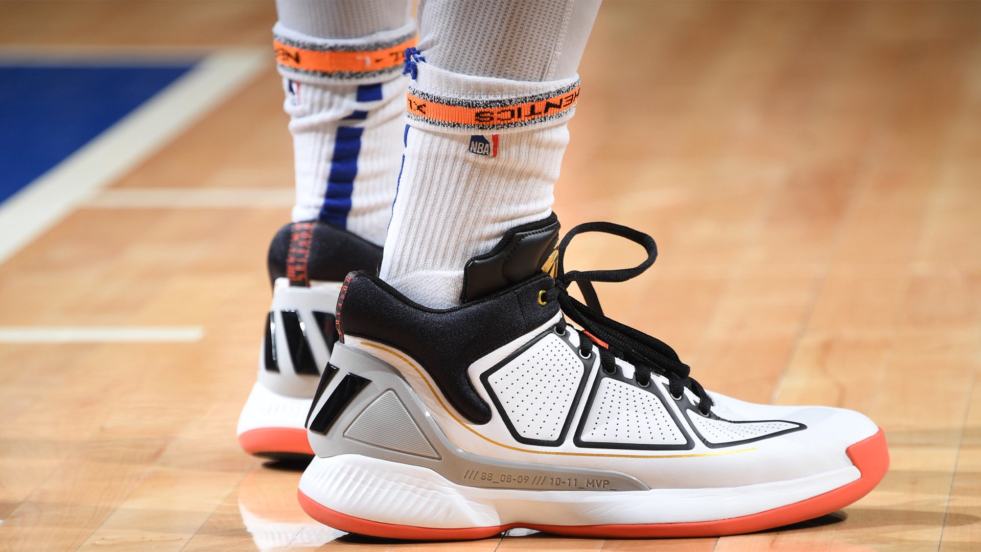 D rose shoes 10 deals