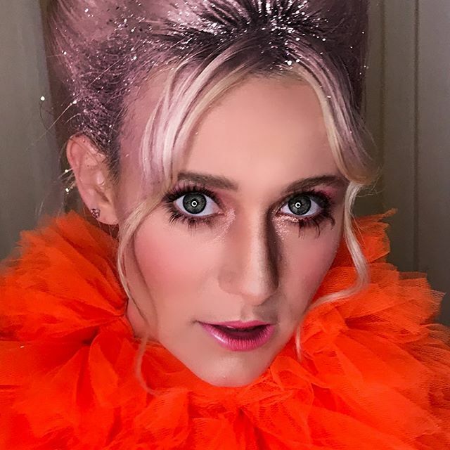 Muñeca brava 
Tremenda produccion, tremendo equipo !!!❤️
En esta oportunidad acompañando los vestidos fabulosos que presenta  el genial diseñador <a href="/puchetag/">Pucheta Jr.</a> .
Nuestro arte en el rostro de la bella <a href="/camiiibp/">Camila ♛</a> bomba❤️
Maquillando con los productos de mi  linea de maquillaje <a href="/cra/">Chris Aniszczyk</a>…