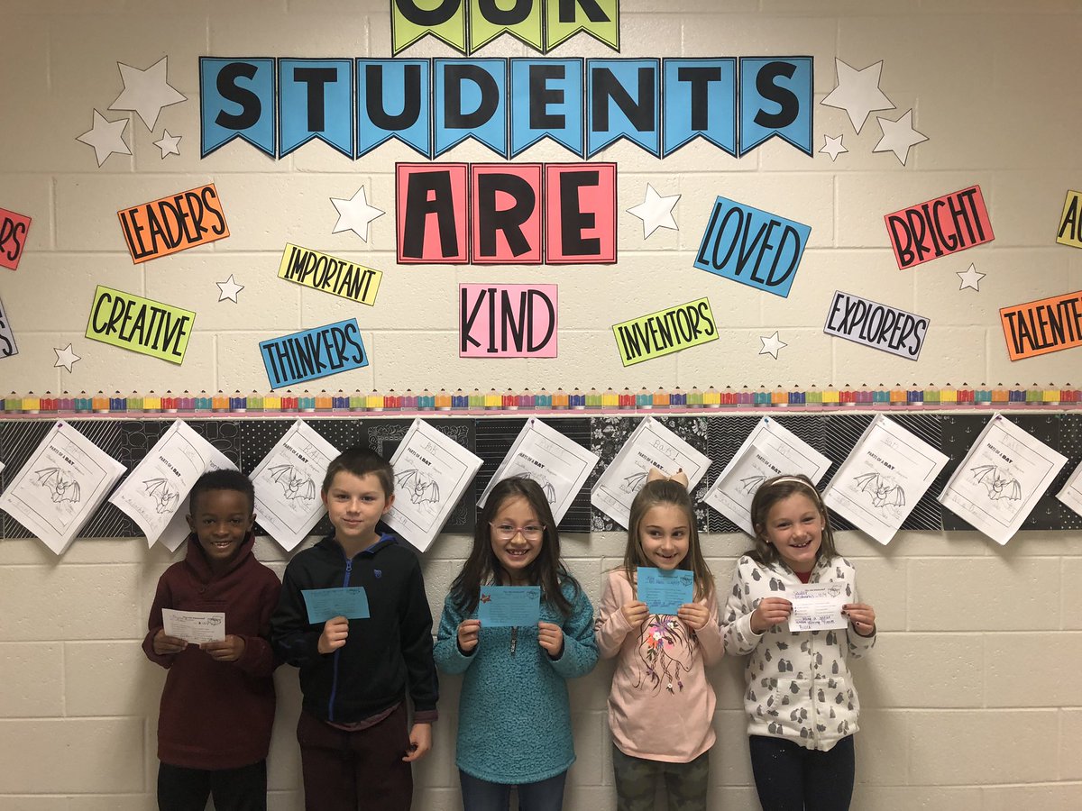 mkdesmarais's tweet photo. Awesome job Pirate Block Leaders! #LeadLiveLearn https://t.co/5qt6QjQEo3