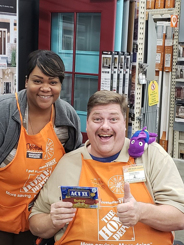 Rewards and recognition going out to Taven! He always puts customers first by offering our services! So he gets to enjoy his favorite snack and hold on to "pete the fish". Job well done, sir! Thank you. <a href="/randyhaynie/">Randy Haynie</a> <a href="/1sherredavis/">Sherre Davis-Hood</a> <a href="/niqueurholiness/">Monique  Holiness</a> <a href="/barham_tracy/">ラマ🧸</a>
