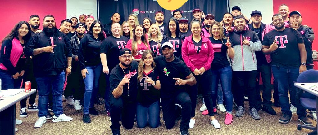 Recharging that Holiday Energy for the Christmas season with these G R E A T leaders in AZ! @Talk_Mobile_ 
#WalkTheTalk
#TalkFamily
#TMobile