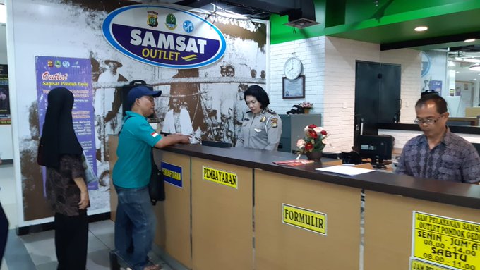 Pelayanan Gerai Samsat Kota Bekasi di Mall Atrium Pondok Gede Bekasi, hari Kamis 05 Desember 2019 mulai jam 08.00 s/d 14.00 WIB, siap melayani masyarakat.