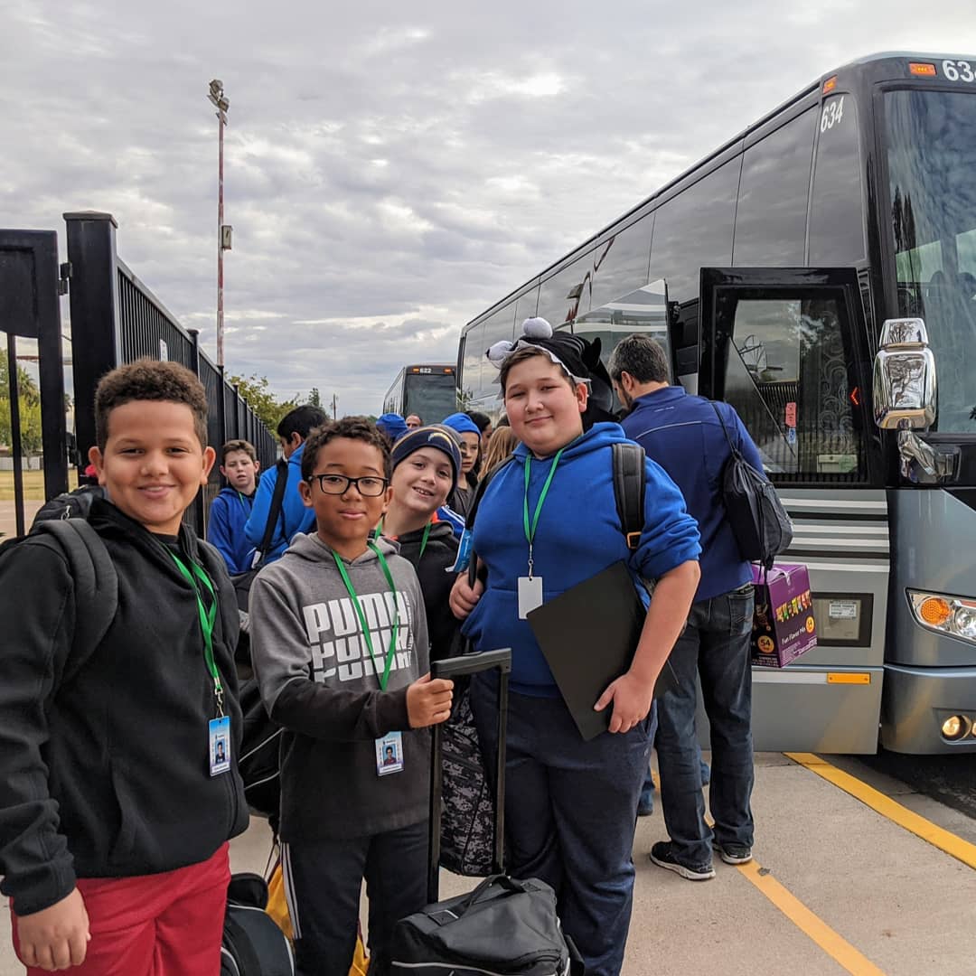 MrsJenNusbaum's tweet photo. And, away they went! So excited (and jealous) for all the science, memory-making, and investigating our @KnoxGifted @KGA6th team will do at the @B2science over the next 3 days! We miss you guys already! #kgarocks https://t.co/dv5A0RA27Q