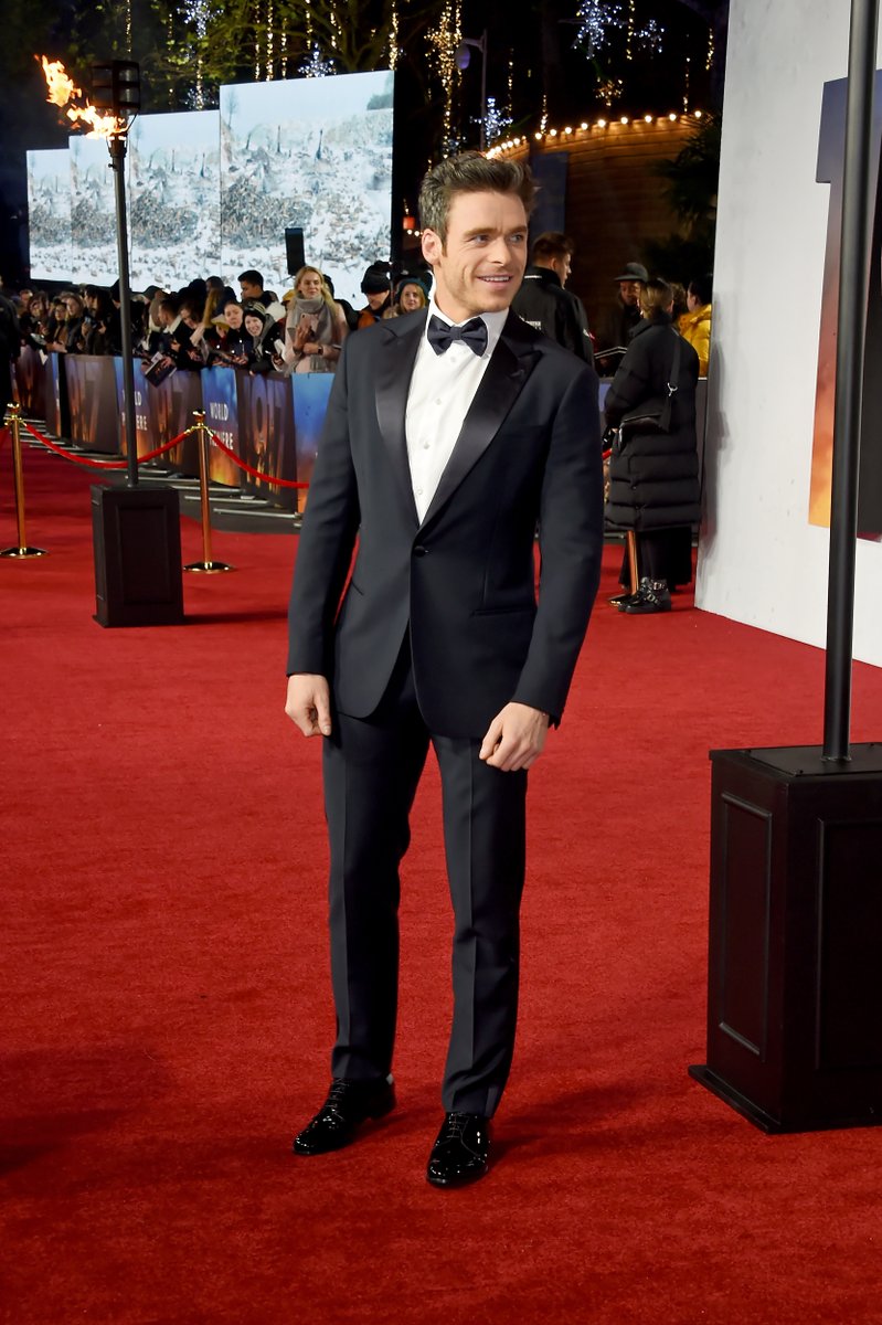 OnTheRedCarpet's tweet photo. .@_richardmadden has us m e l t i n g 🔥😍 #RichardMadden #1917 (PC: David M. Benett/WireImage) https://t.co/CREfOcacIv