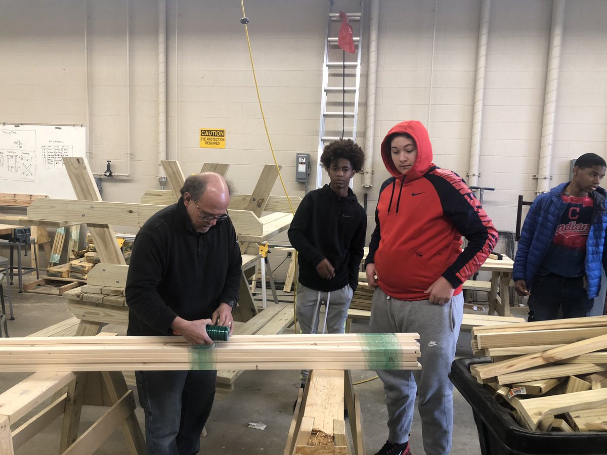 SHPMaumeeValley's tweet photo. Thank you @TPSProud Start HS, Waite HS, and Rogers HS, career tech for preparing the wood to build 160 beds to go into the community. @romules_ @WTOL11Toledo @13abc  @NBC24WNWO @toledonews @ToledoCouncil https://t.co/Q2bNDRipvD