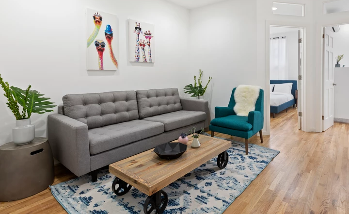 AlephLiving's tweet photo. Netflix and Chill. No better place to spend your nights than in a cozy, fully-furnished apartment.

Explore our Malcolm X apartment in Stuy-Heights.
. 
#coliving #nycrealestate #brooklynrealestate #nycrealtor #brooklynapartment #brooklyn  #newyorkliving #AlephLiving #Aleph https://t.co/1FKaPsCHq1