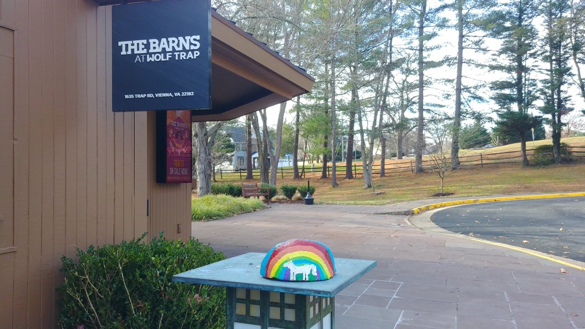 Specter597's tweet image. #thepaintingpirate
Traveling rock visited the Barns.