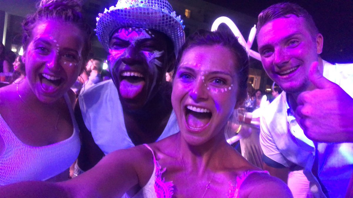 TaylorTognotti's tweet photo. #riuparty https://t.co/R5UIA0c65K