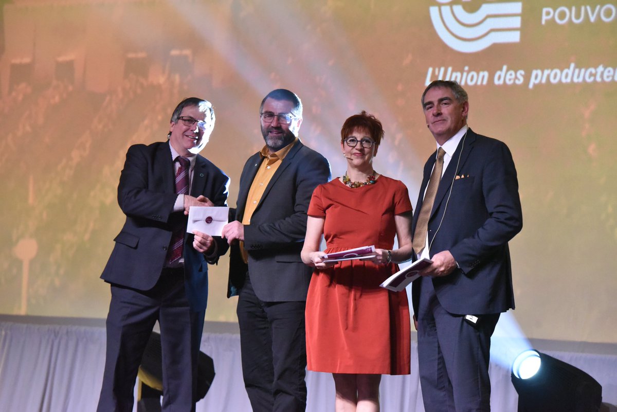 upaqc's tweet photo. #congresupa Le Fonds SST de l’UPA a pu octroyer 15 nouvelles bourses. Elles serviront à financer des initiatives collectives et porteuses en prévention. Félicitations à @FUPAM à la Fédération de l'UPA de la Chaudière-Appalaches! Merci à @DesjardinsCoop
et FERME! https://t.co/aXcUchc4vd