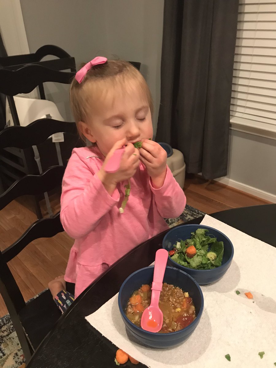 Fit2Well's tweet photo. When one of your first grade classes harvests their tower garden and gifts you a bag of mix greens, you take them home and make a delicious salad with your kids! @JoanneSahms #GHESproud #towergarden #freshgreens #oneccps #yummy #saladplease https://t.co/MojhBXsbqC