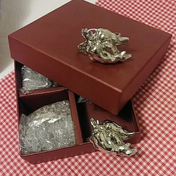 the latest addition to my #etsy shop: Arthur Court Vintage Chili Pepper #NapkinRings Dinner Table #Decorations. #TableSetting #Housewarming Gifts. Wedding Gift Ideas. Boxed Set etsy.me/2PdKb8r #weddings #decoration #silver #silvertabledecor #vintage #etsysocial