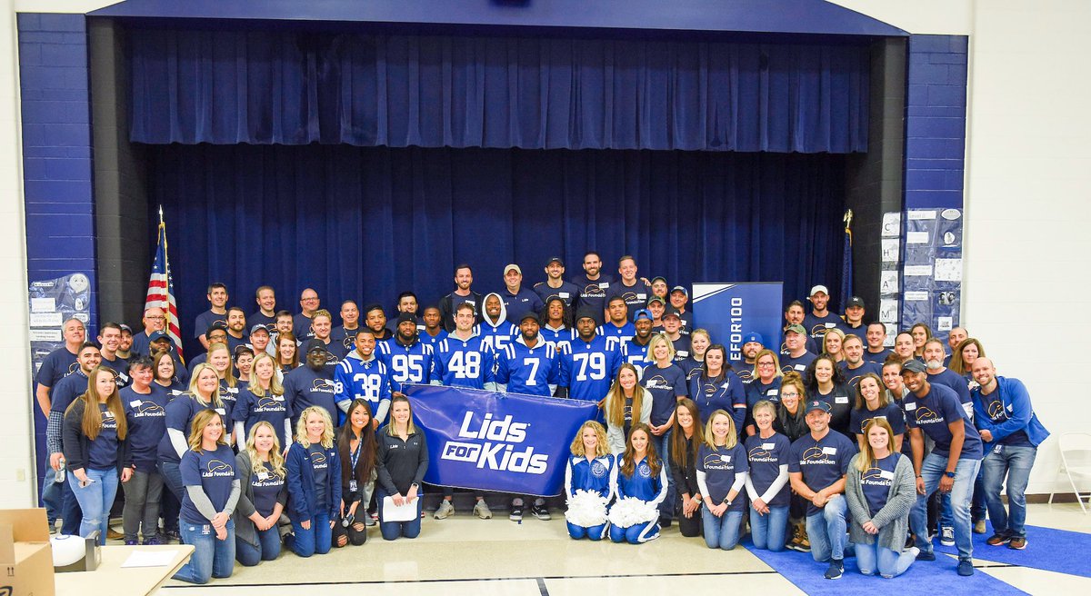 coltscommunity's tweet photo. Fourteenth year of teaming up with @lids for the holidays.
Students from @IPSSchools 58 went home with a new coat, hat and gloves this week!
#ColtsHuddleFor100 | #LidsForKids https://t.co/ArHiYydhkn
