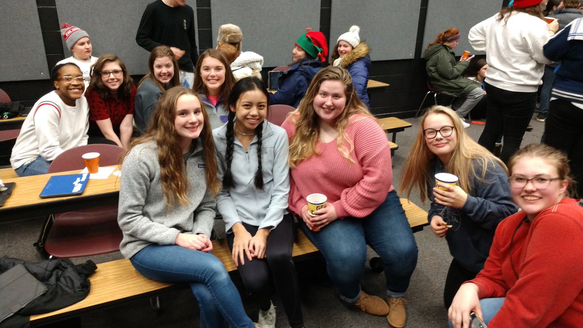 jmuzzalupo's tweet photo. @wmscats  choir and @DavidsonChoirs go Christmas caroling tonight! Celebrating with cookies and hot cocoa after! https://t.co/at6LqHHdHQ