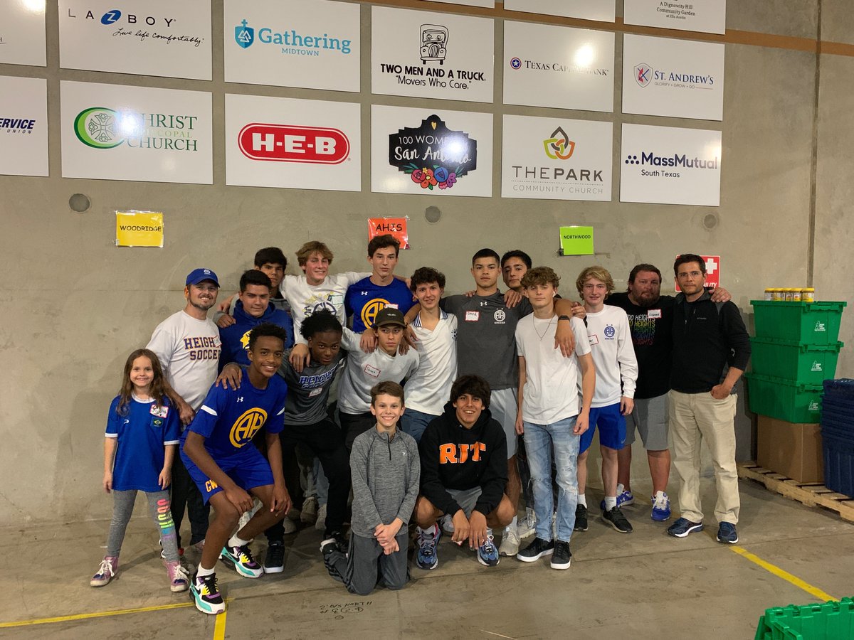 Thanks to all of the players and parents that came out tonight to help Snack Pack 4 Kids. It’s a great program that tries to make all year the giving season by donating snacks to those less fortunate. #MulesUp #GiveBack #WeAreHeights