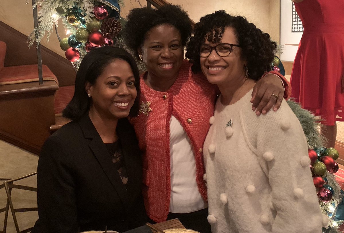 shelltalk4u's tweet image. Honored to be invited to the home of OSU President Michael Drake, for his annual holiday party. Had a wonderful time with some very good friends. 
@The Ohio State University