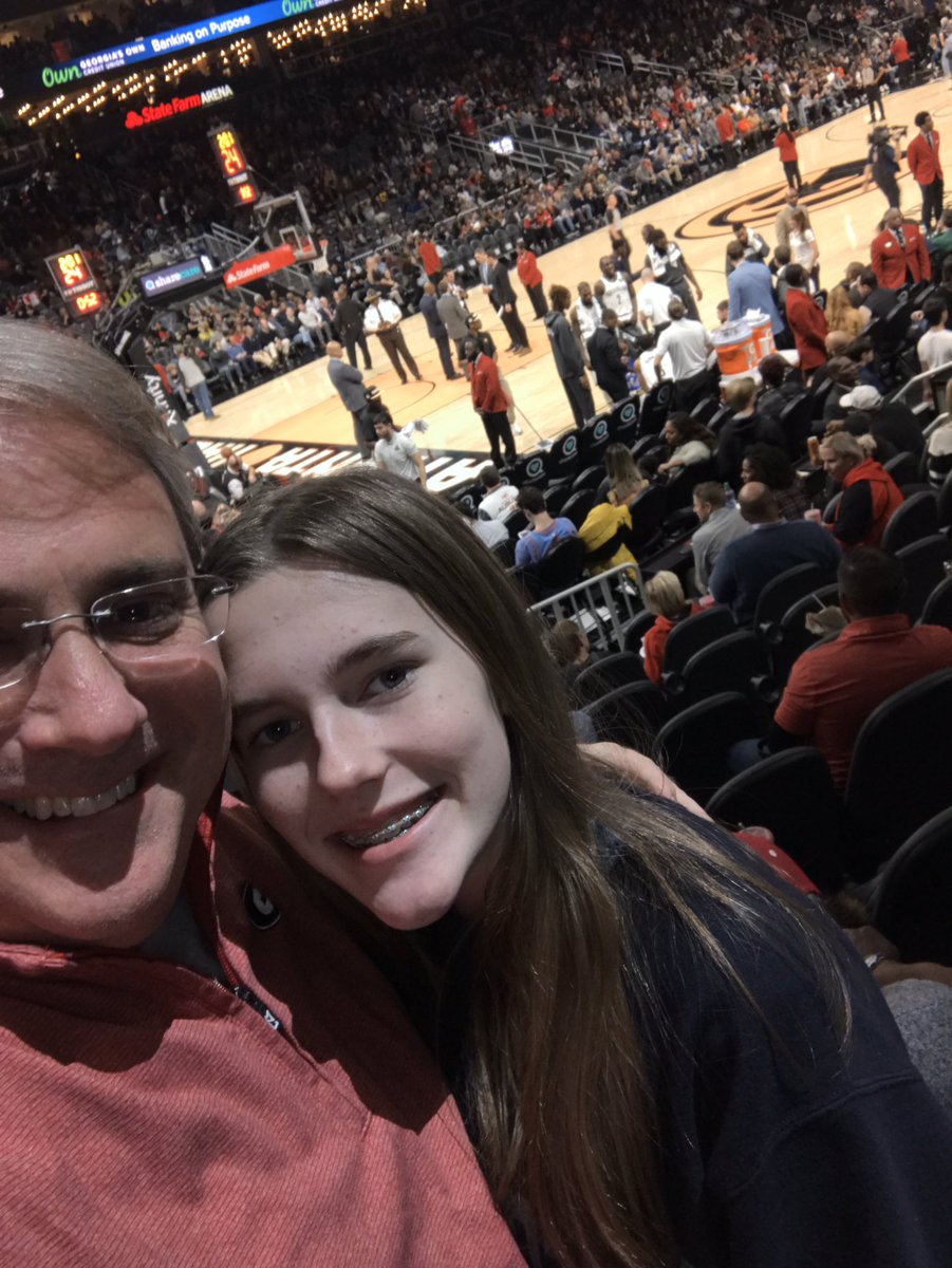 supermikebrown's tweet photo. Besties. #atlhawks https://t.co/kKBXl9jKqp