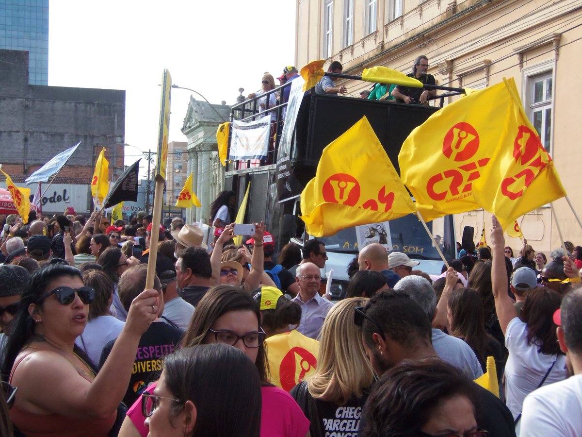 HenriqueKonig's tweet photo. #GreveRS #PelaEducaçãoPública #SeÉGraveÉGreve
@CPERSoficial https://t.co/f262IQgBk4