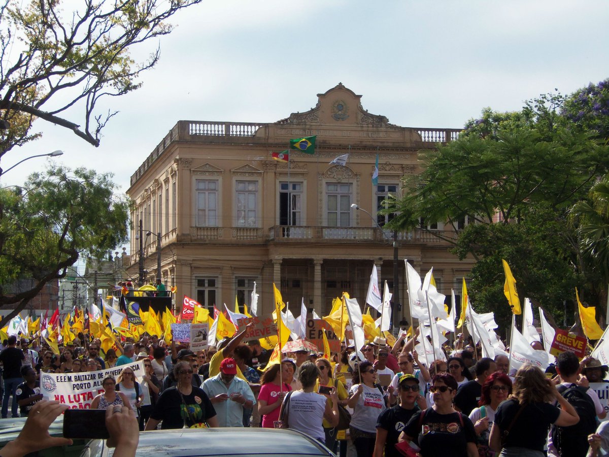 HenriqueKonig's tweet photo. #GreveRS #PelaEducaçãoPública
@CPERSoficial https://t.co/Sqn0x0I0wX