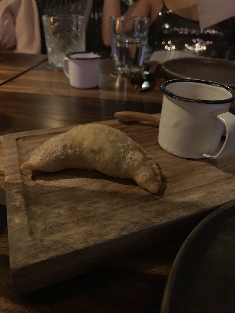 gusaraya's tweet photo. Lo cambié por #movimientoempanada en #Botaniko https://t.co/Jwj22KyCSs