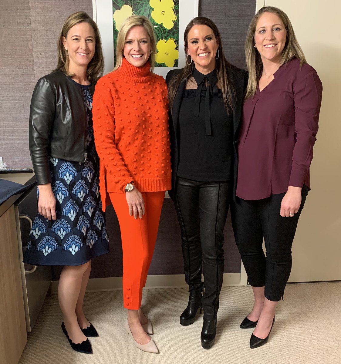 Ended #GivingTuesday in NYC with @seeher2020 & @NBCUniversal alongside @jennystorms, @mduggan10 & @KathrynTappen. Thank you for having me and supporting female athletes everywhere @lindayacc & @laura_molen! #SeeHerInSports