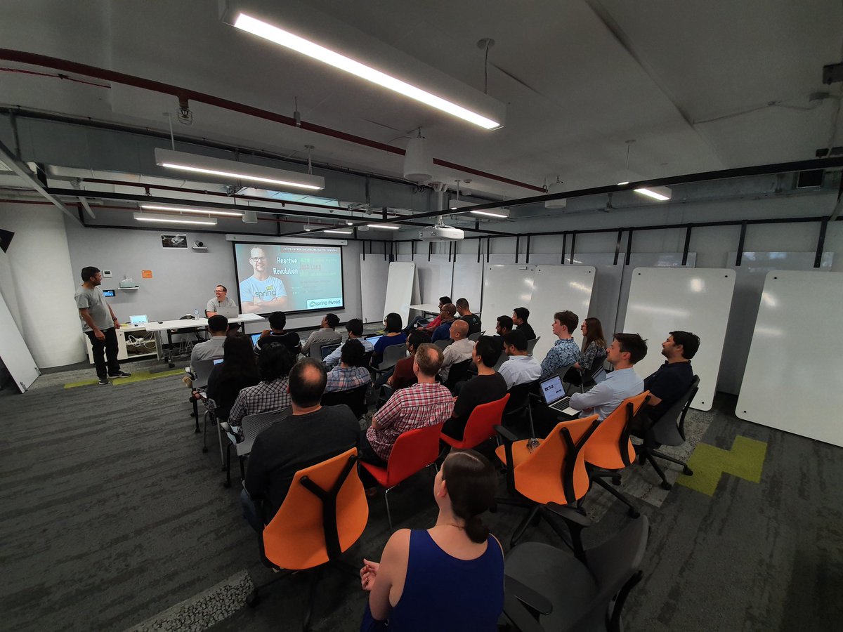 tanclan11's tweet photo. Always a pleasure to have @starbuxman presenting the #reactiverevolution in Australia. Talking to the @Macquarie developer group with a great turnout! https://t.co/ziB9kUv2KY