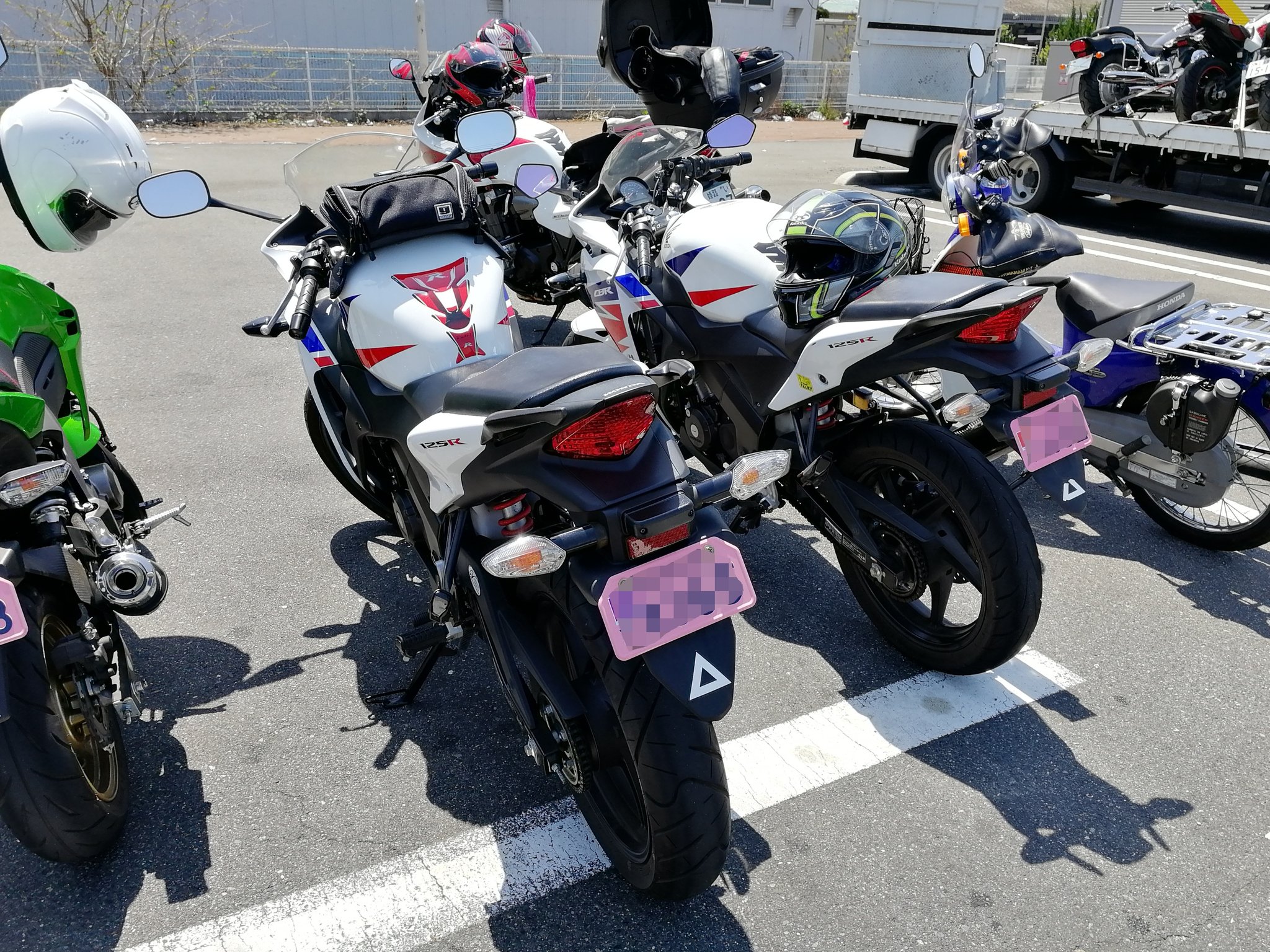 Kota Auf Twitter 125ccの日 最高速140km Hオーバー 燃費50km L 250ccに間違えられる車体サイズ その名は Cbr125r ホンダはイイぞ 本田技研工業 Cbr