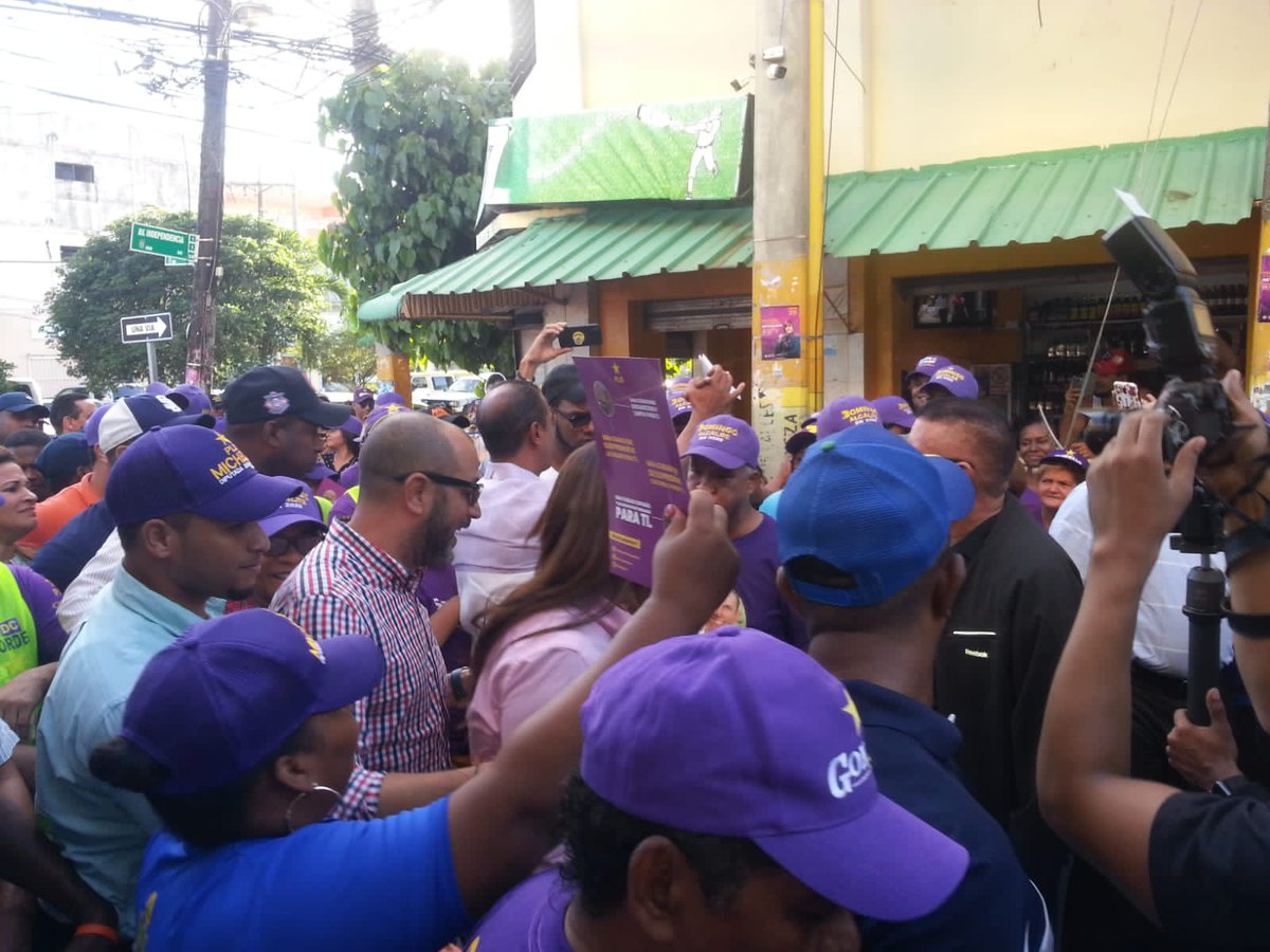 JaironING's tweet photo. El sector San José  activo con @DomingoCG1. Próximo alcalde del Distrito Nacional. https://t.co/pfXkvCKlQt