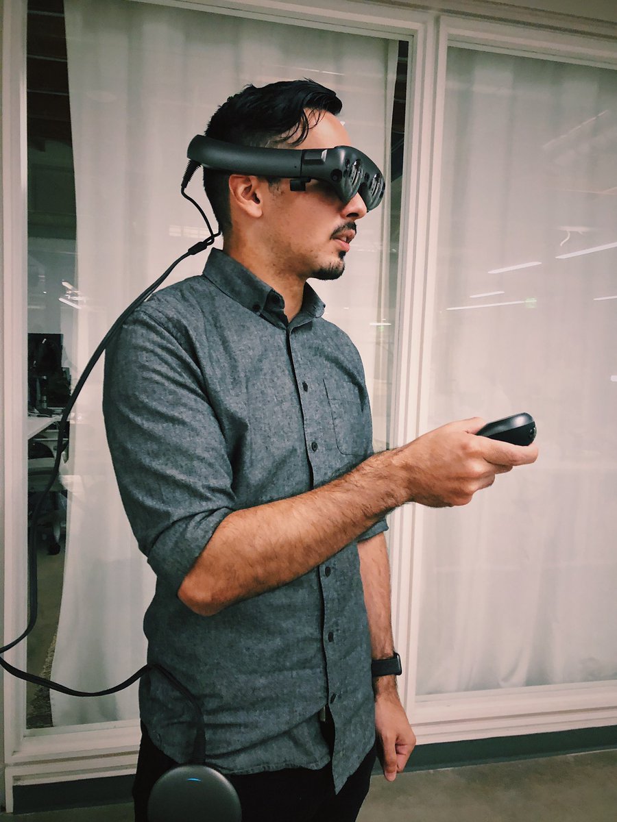 SuzanneBorders's tweet image. Our newest team member, @InvaderEd7 trying #SeeSignal on the @magicleap !! So excited to have ya on the @BadVR_Inc team!! 🙌🏽🎉🌟