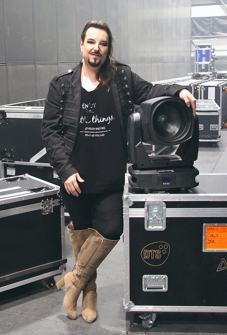 Heapet_official's tweet photo. YEport - ‘#LavoiedeJohnny’ touring #France with #ALCHEMY5
‘La voie de Johnny’ is a vibrant #concerttour of #JeanBaptisteGuegan, performing songs by #JohnnyHallyday, the famous...
@JBGueganOff @JohnnySjh @Jocelynlighting @zenithdelille @dtslighting
https://t.co/Emb1zJzyEu https://t.co/A1uklATvCO