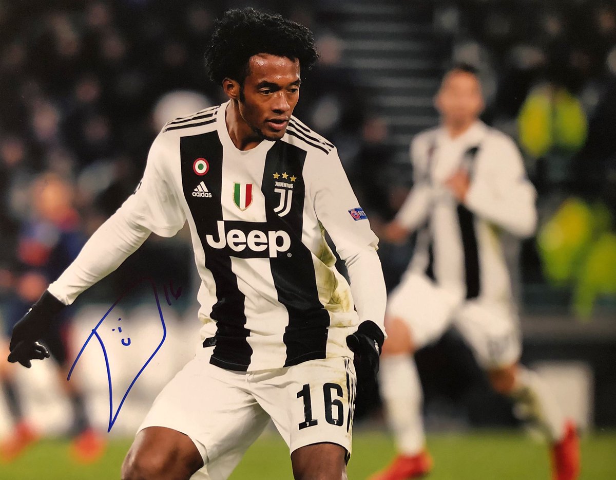 RealSignas's tweet image. Juventus and colombia’s number 16 Juan Cuadrado 🇨🇴🏁 The Square autograph!