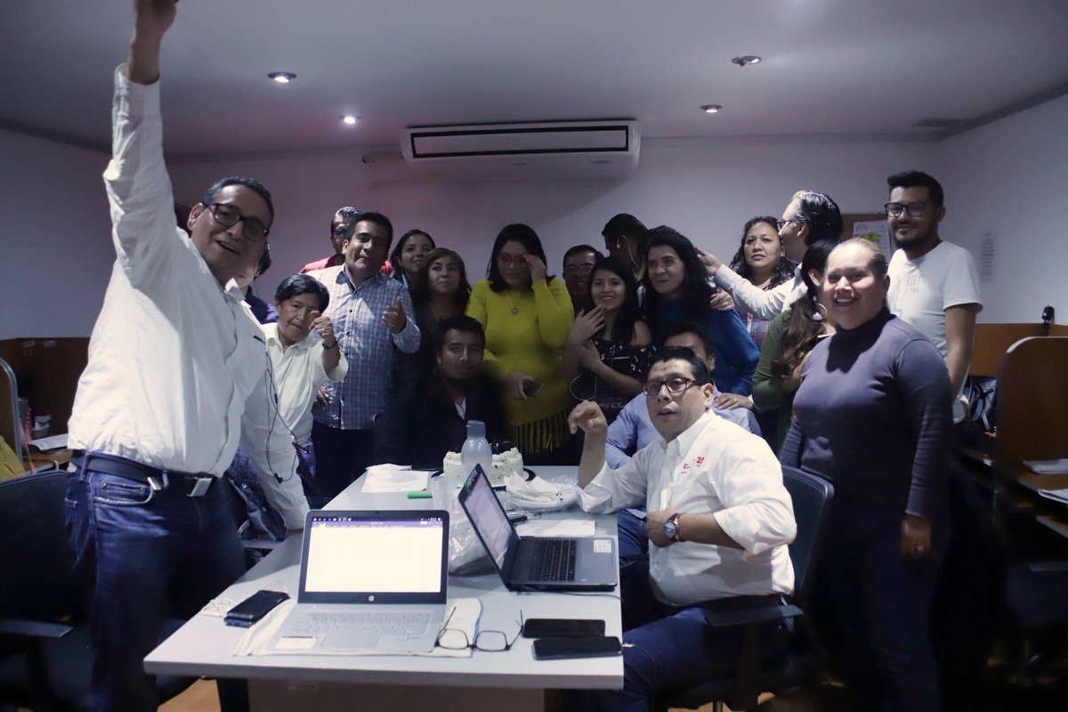 Daniel Casas Osva Valencia Felicidades Amigo Espero La Hayas Pasado Genial