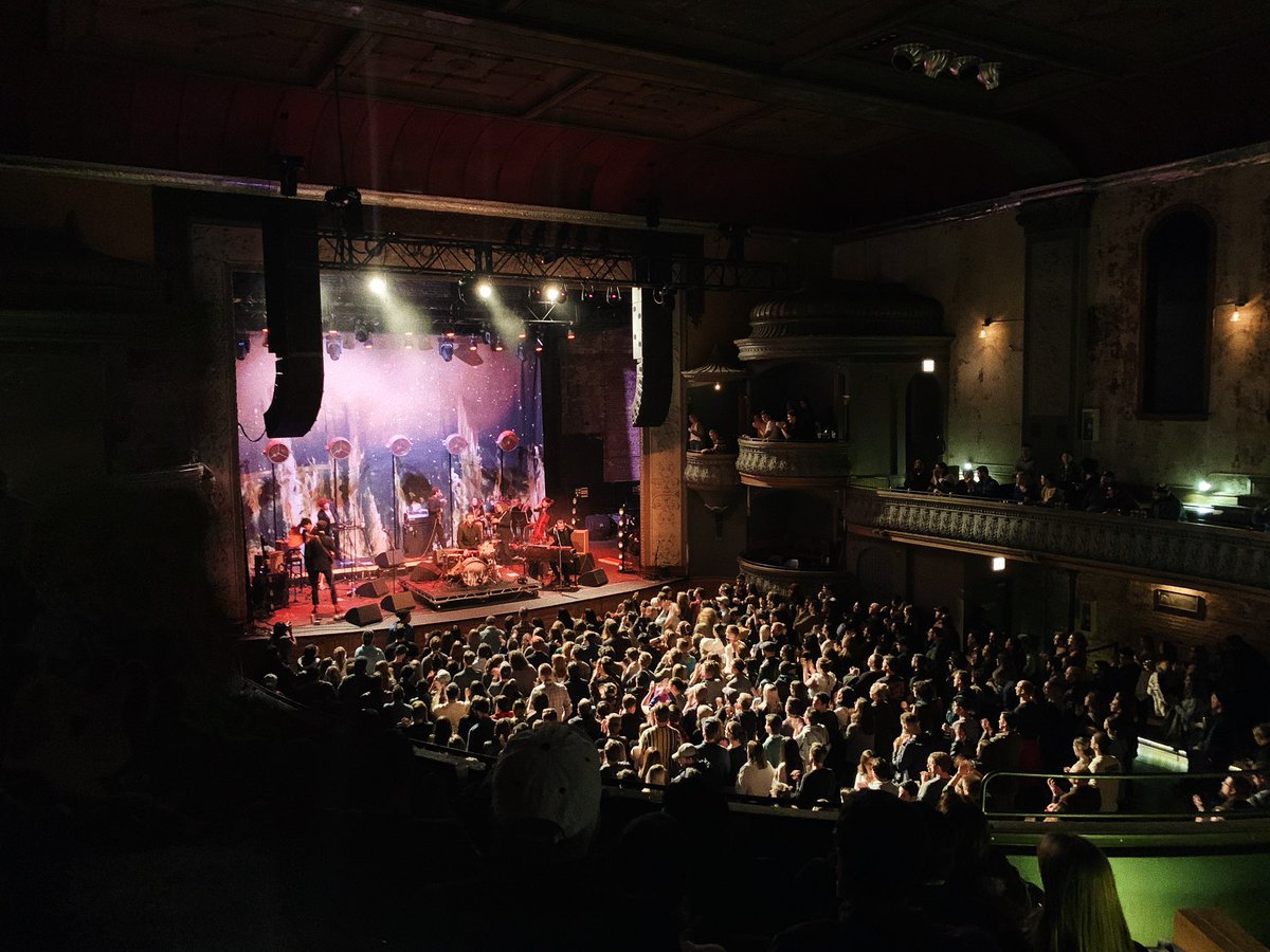Secretly Canadian (@secretlycndian) on Twitter photo 05/12/2019 17:54:24 🥰 @whitneytheband hometown run night one of five!! 🥰 @whitneytheband hometown run night one of five!!