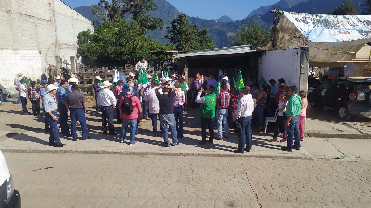 Neltiliz_tli's tweet image. La finalidad del @gobiernohidalgo de @omarfayad es seguir impulsando el desarrollo agropecuario y contribuyendo a mejorar la calidad de vida de las familias hidalguenses más necesitadas de la región #Otomí-Tepehua.#Mulas #SanBartóloTutotepec @SEDAGRO_HIDALGO