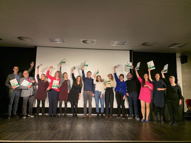 Wir gratulieren Kurs 15 zum erfolgreichen Abschluss des Studiums und bedanken uns für die zwei Jahre des gemeinsamen Lernens und den zauberhaften Abschlussabend!

Wir wünschen allen Absolventen alles Gute für die persönliche und berufliche Zukunft.
#TwitterCampus #BiMa