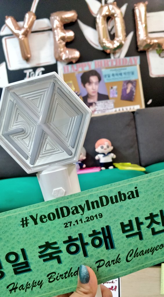 Celebrating Chanyeol's Birthday and Album comeback fellow EXO-Ls! ✨ Made so many new friends 💖 #YeolDayInDubai #ObsessedWithCHANYEOL #CASE61 #HappyChanyeolDay @weareoneEXO  #EXODEUX #EXOonearewe #OBSESSION