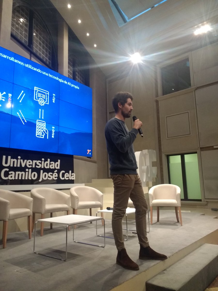 Logística Emprende. Excelente jornada de lecciones aprendidas de la mano de #Neosistec #Zoomlo #Everis #CEL #ImperiaSCM #Obuu #SmartMonkey #Trucksters enhorabuena!!! <a href="/universidadcjc/">UCJC</a> <a href="/CELlogistica/">Centro Español de Logística</a>