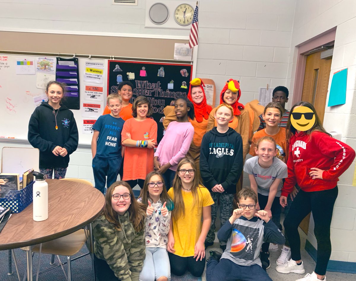 MrsAddeo's tweet image. Ended our short week with the Turkey Trot!🦃🏃🏼‍♀️So proud of the sportsmanship all the students showed today👏🏻 #LoganProud Happy Thanksgiving! 🍽🍁🦃  @ms_magazu