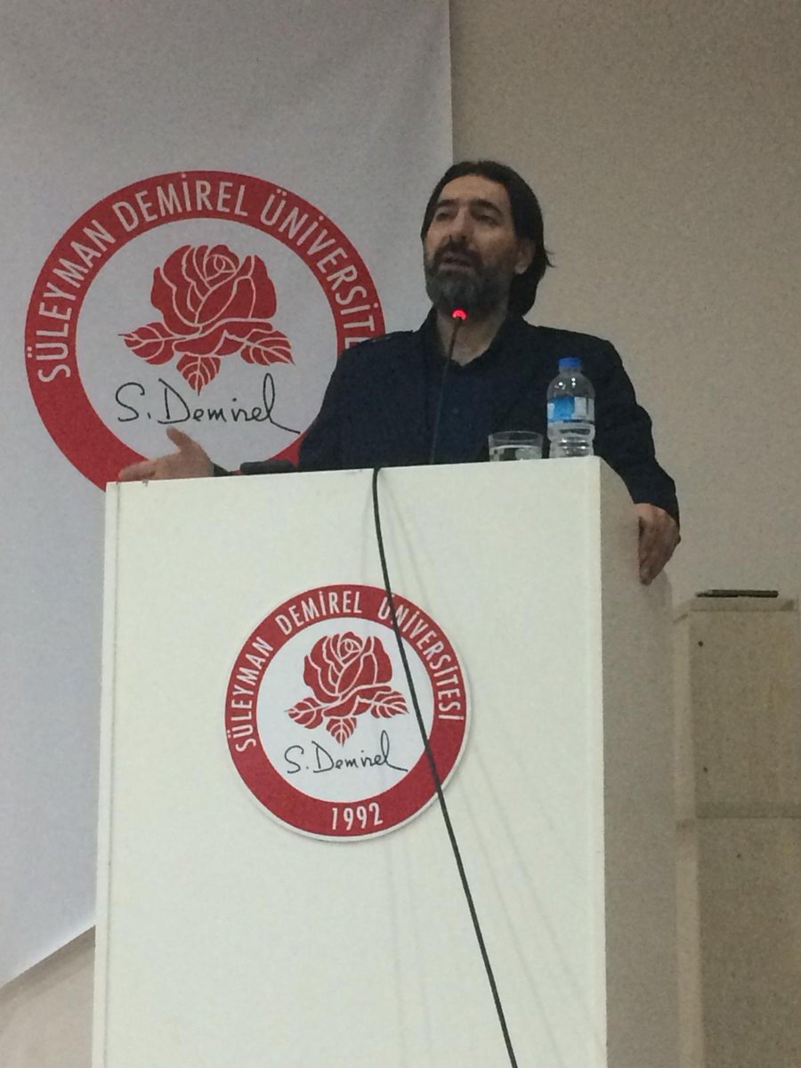 S.D.Ü Hukuk fakültesinde genç kardeşlerimizle Müslümanca duruş üzerine konuştuk hamdolsun. İdealist gençlik kulübüne ve katılan genç kardeşlerimize teşekkür ediyoruz.