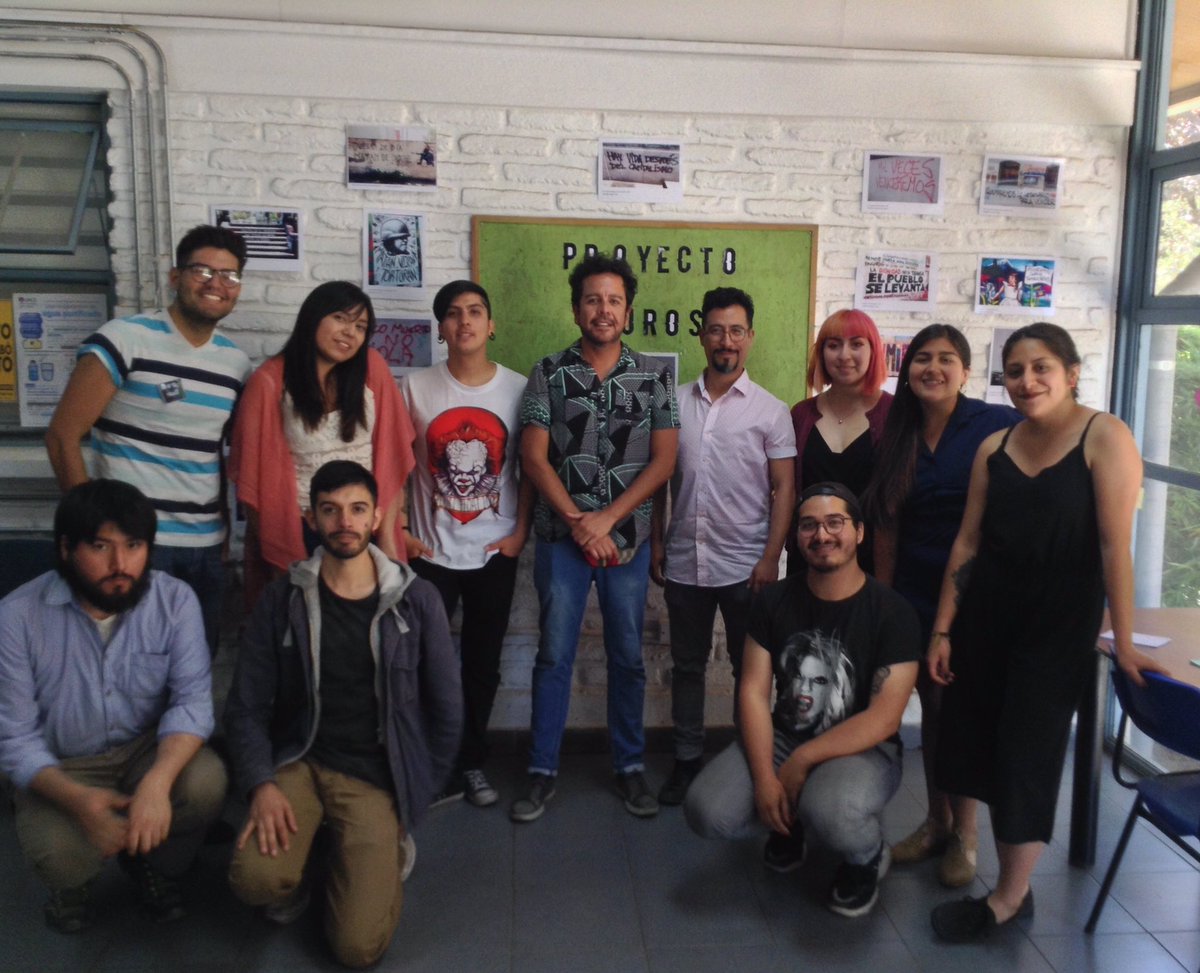 ResearchForUMCE's tweet photo. Finaliza la segunda y tercera de nuestras Charlas Constituyentes. Agradecemos al Profesor Jorge Olguín y al Sociólogo @barbablanca88 por sus excelente charlas. Gracias por venir y acompañarnos en las redes sociales. ¡Los esperamos el viernes nuevamente! #CharlasConstituyentesUMCE https://t.co/v9KdSKqOlE