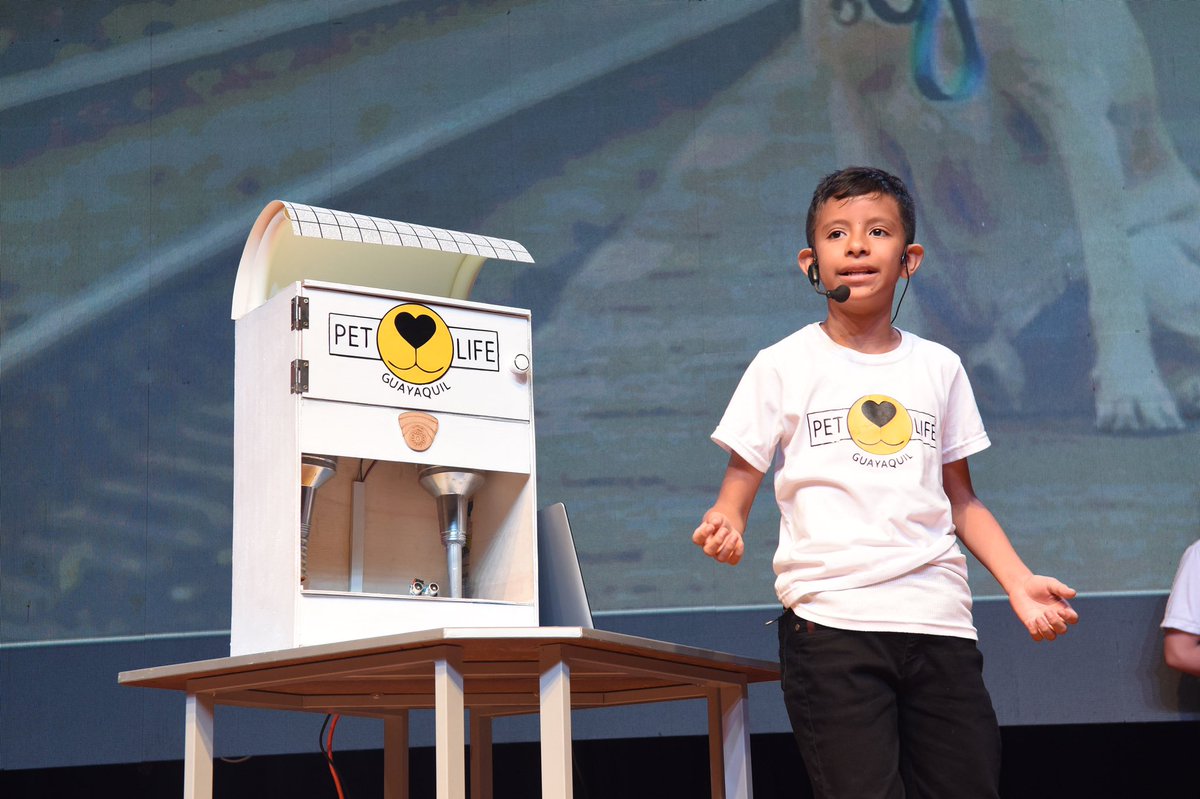 alcaldiagye's tweet photo. El primer concurso de innovación #PiensaIN, se llevó a cabo en el Teatro Fedenador con la presencia de nuestra Alcaldesa @cynthiaviteri. Los niños y jóvenes participantes dieron a conocer las soluciones mediante ciencia y tecnología.
#GuayaquilInnovador #SoñemosEnGrande https://t.co/xObsewXHtz