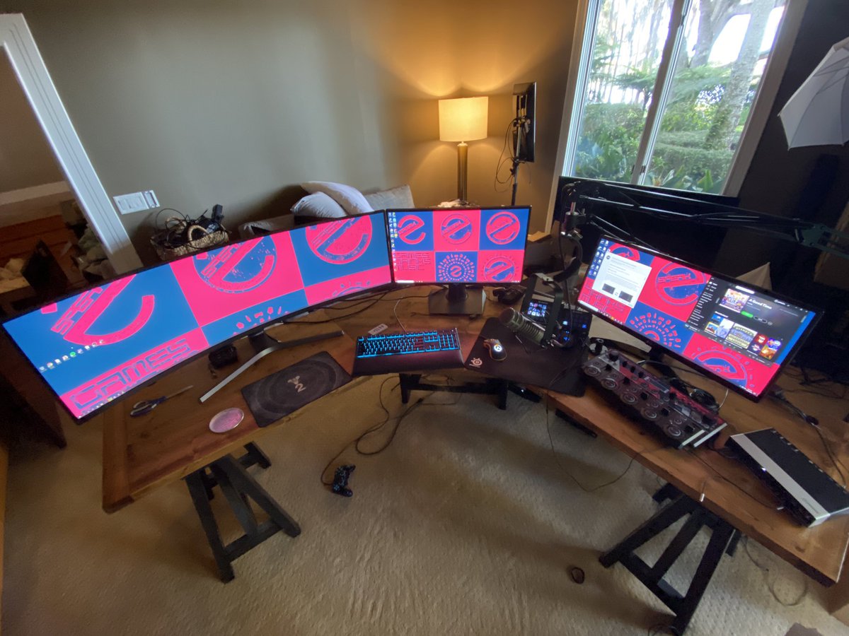 Gothalion's tweet photo. So uuuhhhbb ima need another one of these @Samsung 5120x1440 bad boys. Yeyeye. Would look super sick when the new studio is complete.
#TempSetUp https://t.co/9kkwJB4vrv