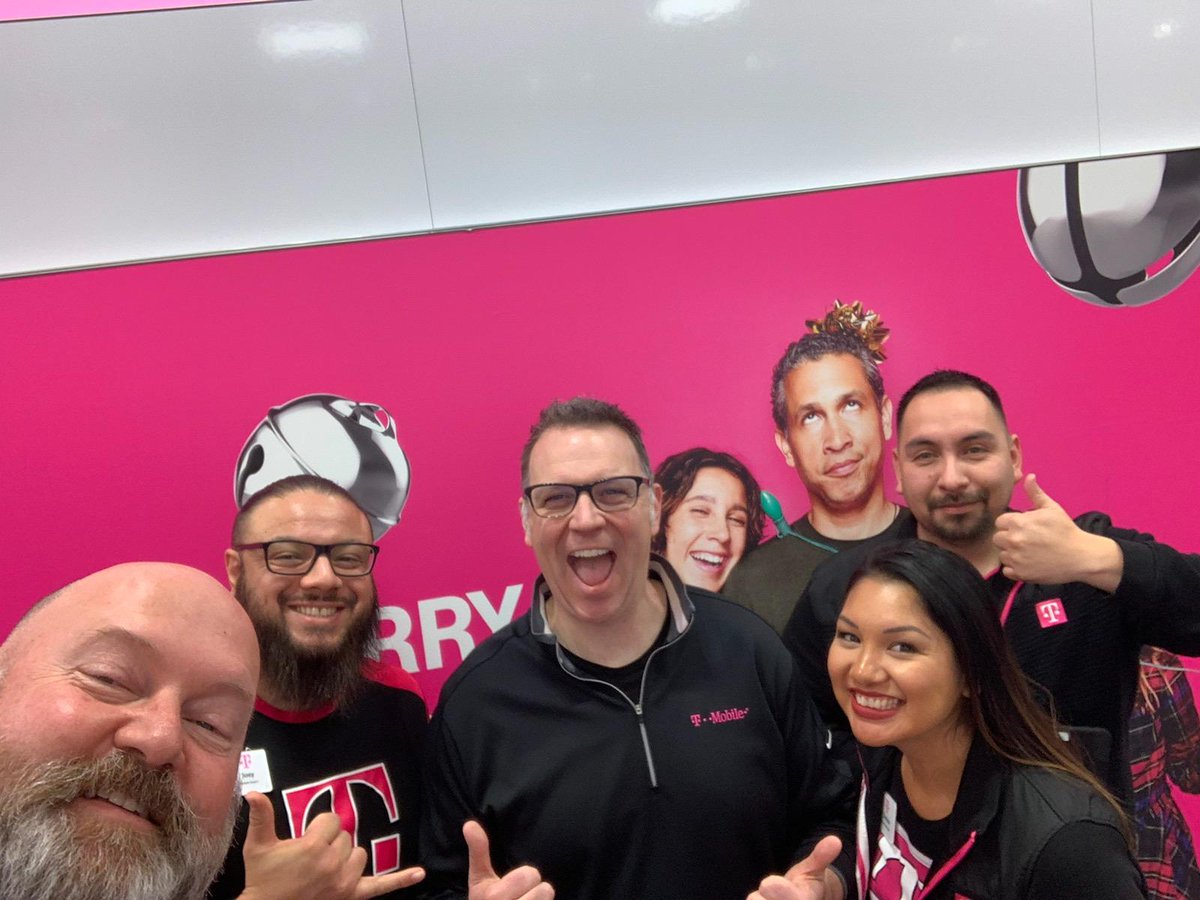 Ris Jimenez (@risjimenez) on Twitter photo Thank you <a href="/AdrianVanHooser/">Adrian Van Hooser</a> <a href="/WcboundGh/">Greg Herrick</a> for the awesome visit! #BAMily #VFMallRats <a href="/josuecal88/">Josue</a> <a href="/elenasaenz01/">Elena Saenz</a> Thank you <a href="/AdrianVanHooser/">Adrian Van Hooser</a> <a href="/WcboundGh/">Greg Herrick</a> for the awesome visit! #BAMily #VFMallRats <a href="/josuecal88/">Josue</a> <a href="/elenasaenz01/">Elena Saenz</a>