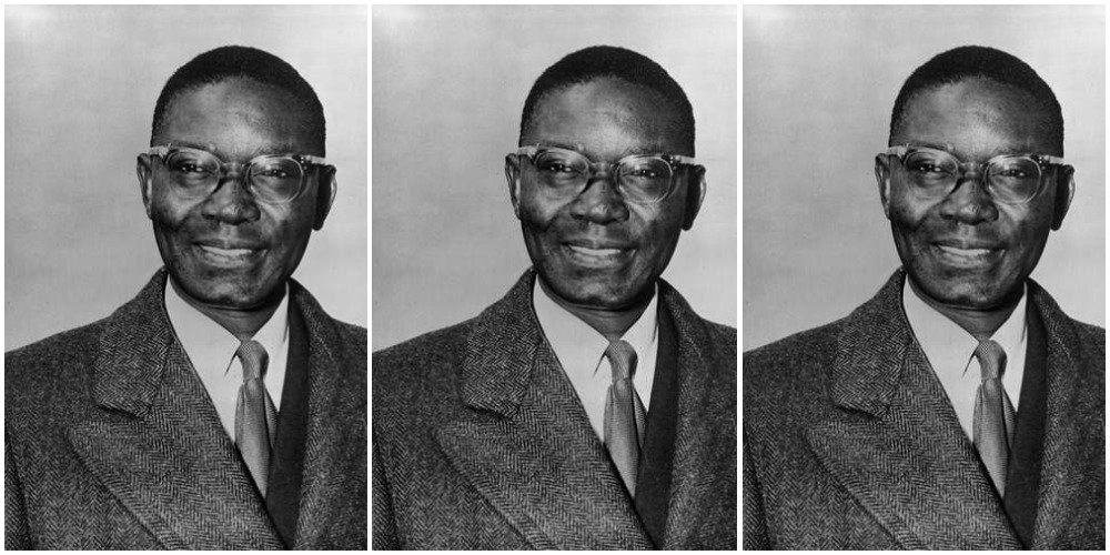 TheJournalistSA's tweet photo. Nnamdi Azikiwe was a Pan Africanist who revolutionised the West African newspaper industry READ https://t.co/AgdIs79XcS @ZubeidaJaffer @ActivateZA @CapeTalk #pioneers #historyheroes https://t.co/be3YNb4axi