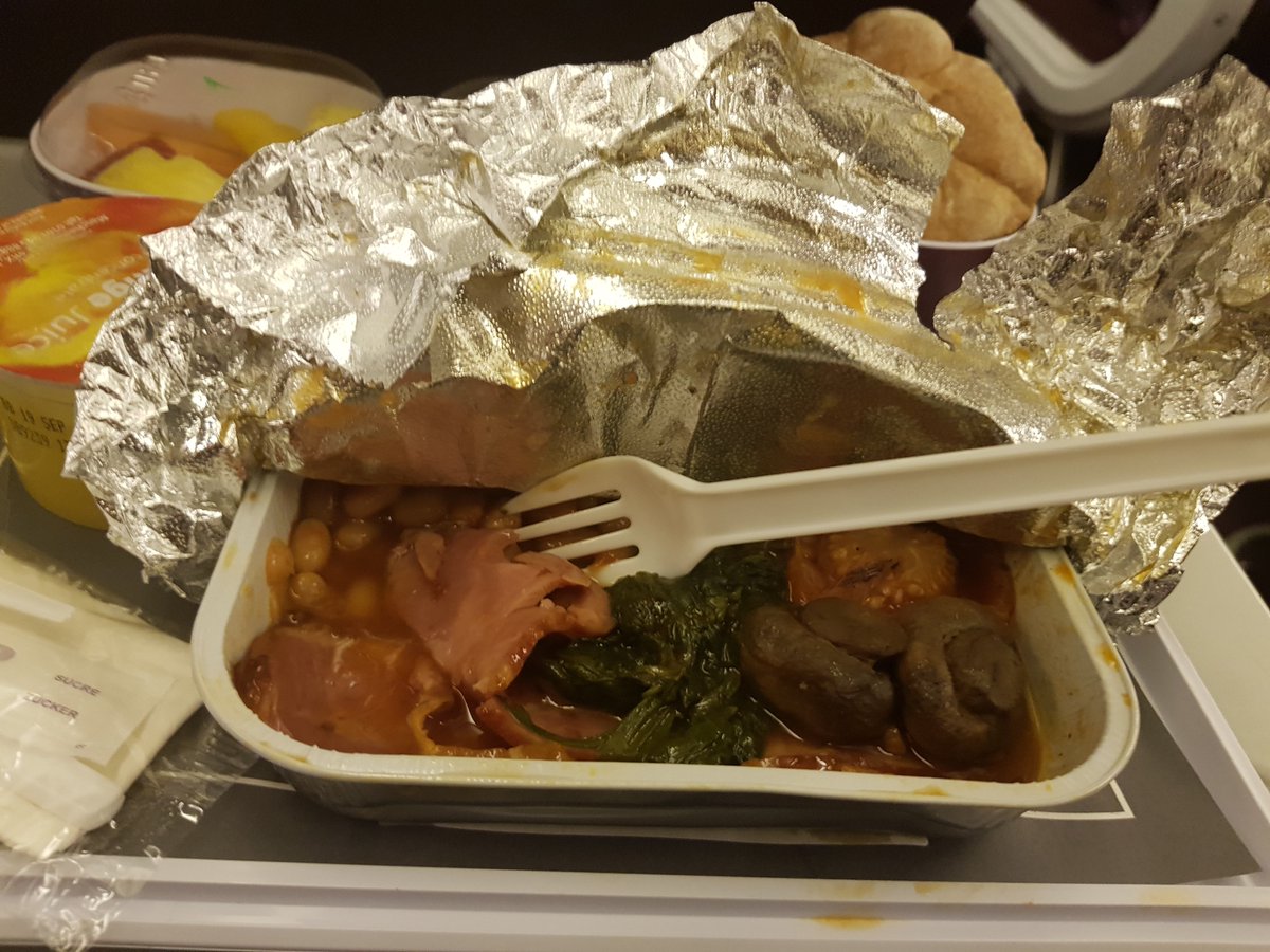 jin_kaur's tweet photo. @ThaiAirways I got BACON in my 'Special Vegan' meal on my way to Thailand! #disappointed https://t.co/7nC7DSCtrO