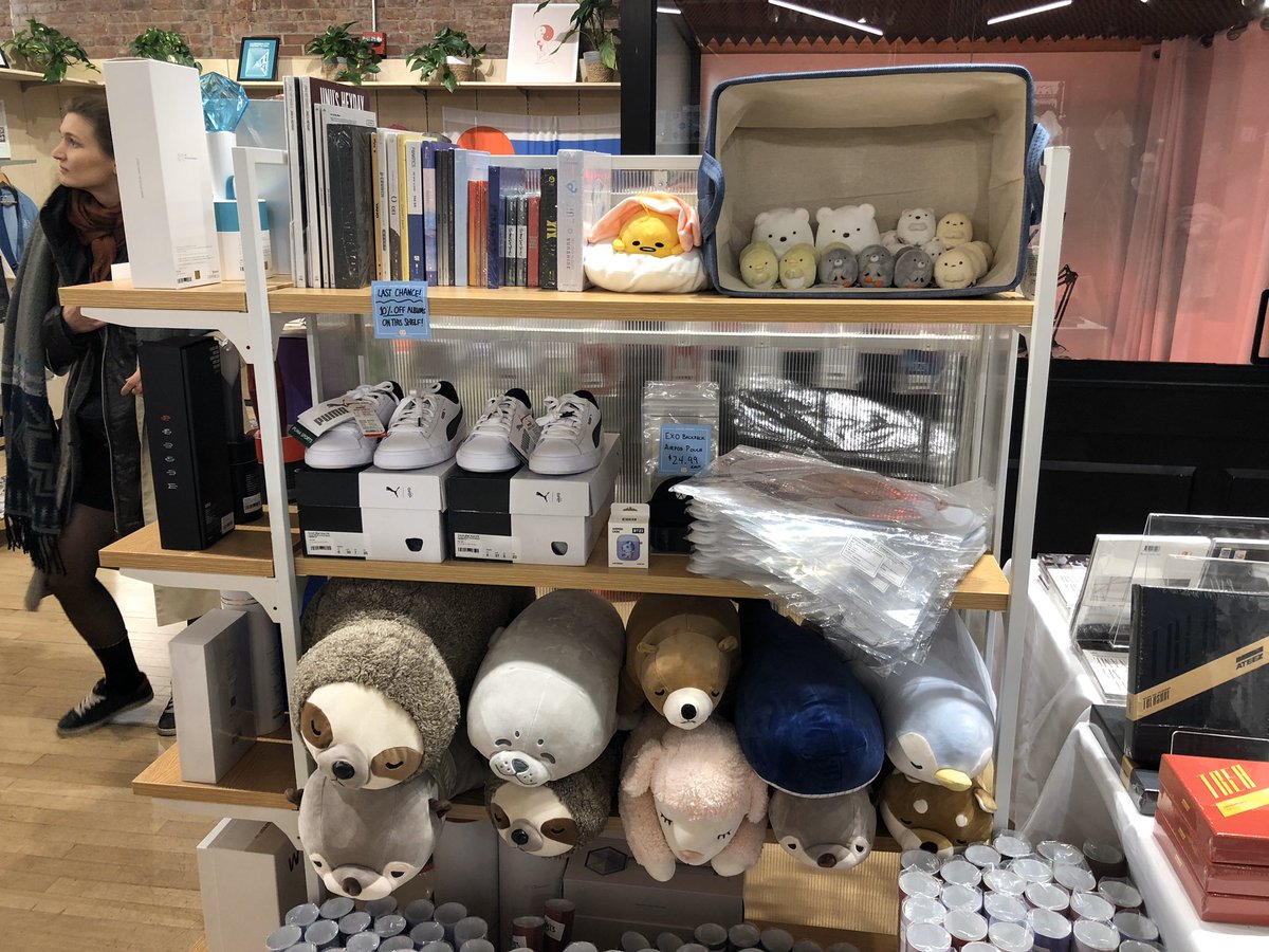 We’re all set up for Black Friday! We hope to see all you Mandus out on Friday! What are you most excited for? :D #ManduApparel #BlackFriday #FullyStocked