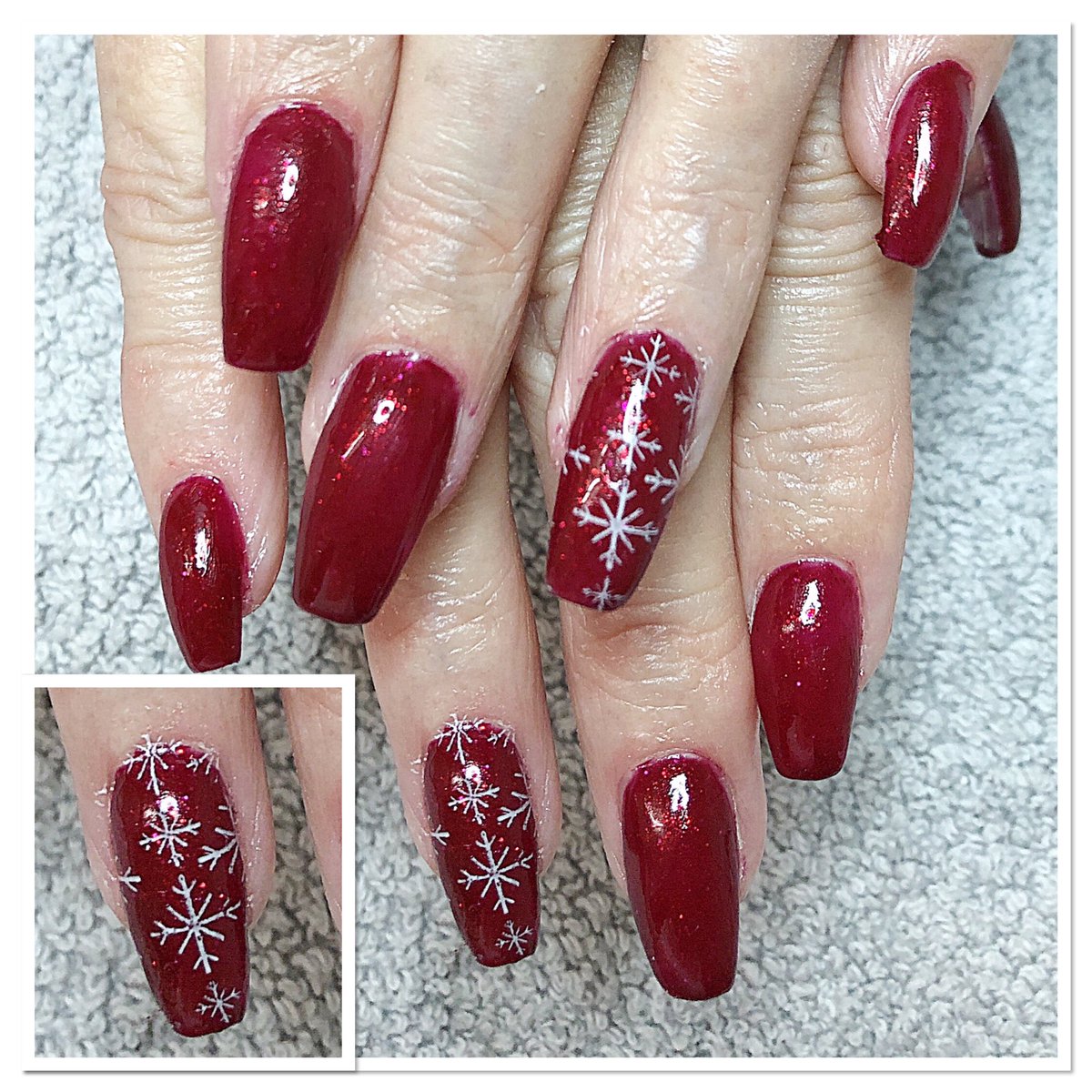 My first set of Christmas nails for this festive season. love #festivenails #gelpolish #acrylicnails #nailsofinstagram #nailart #stampingnails #stamping #stampingnailart #sparklenails #glitternails #nailtech #swadlincote #salon rdbeauty.co.uk/Acrylic-Nails.…