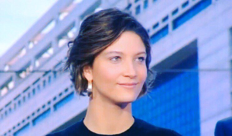 gaspardgantzer's tweet photo. Dans le 18ème, @heladaboussi juriste https://t.co/s6E2fnQXWl