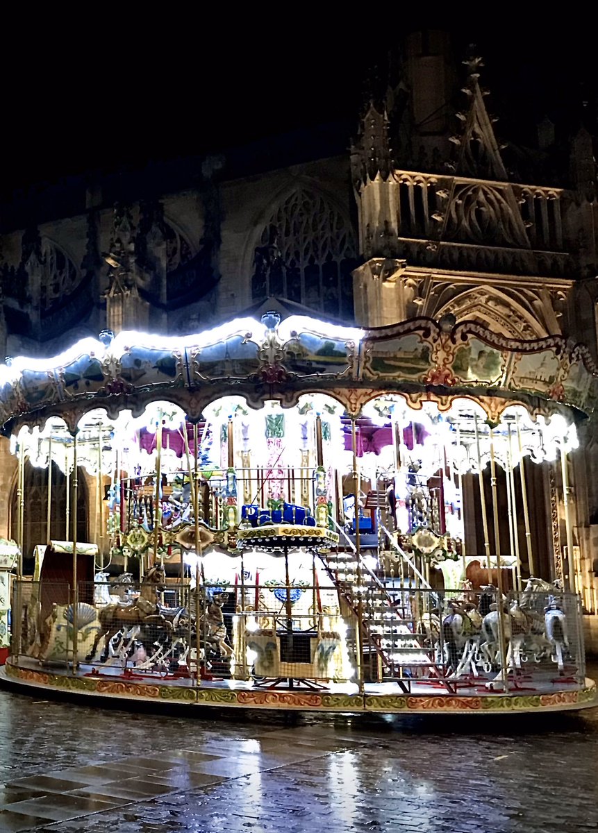 Bientôt #Noel 🤩 #alencon sera illuminée ce vendredi ! Venez nombreux sur la place de la Magdeleine 😊 que de belles surprises ! Et notre marche de #Noel2019 les deux premiers we de #decembre 😎 #Normandie #Orne #normandieattractivite #normandietourisme @Visit_Alencon